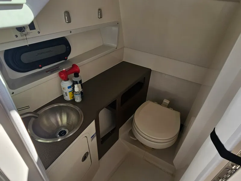 Slide: The Image of Sea Ray 270 SD-OB 2024 - 18