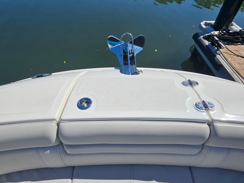 Slide: The Image of Sea Ray 270 SDX OB 2024 - 27