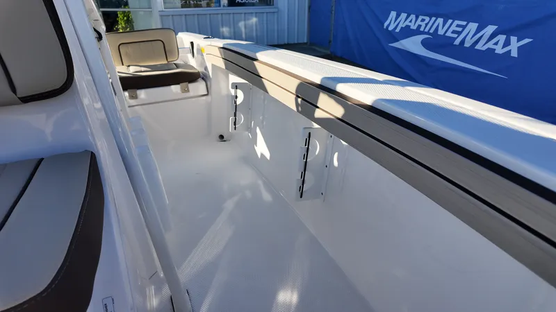 Slide: The Image of Yamaha 190FSH SPORT 2025 - 17