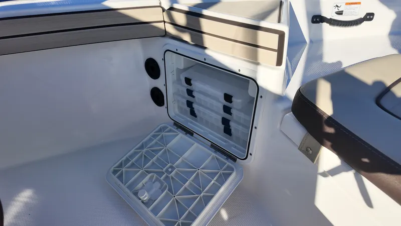 Slide: The Image of Yamaha 190FSH SPORT 2025 - 19