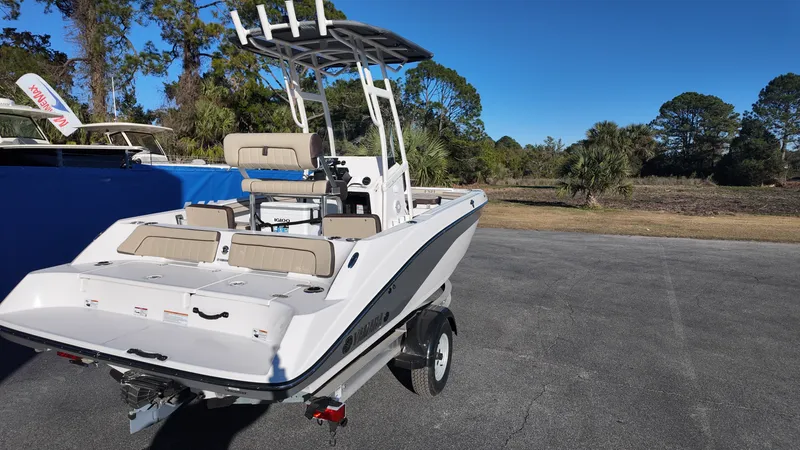 Slide: The Image of Yamaha 190FSH SPORT 2025 - 2