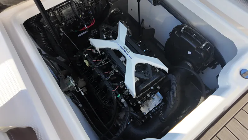 Slide: The Image of Yamaha 190FSH SPORT 2025 - 4