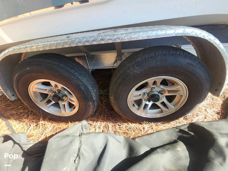 Slide: The Image of Sea Hunt Ultra 229 2021 - 16008169