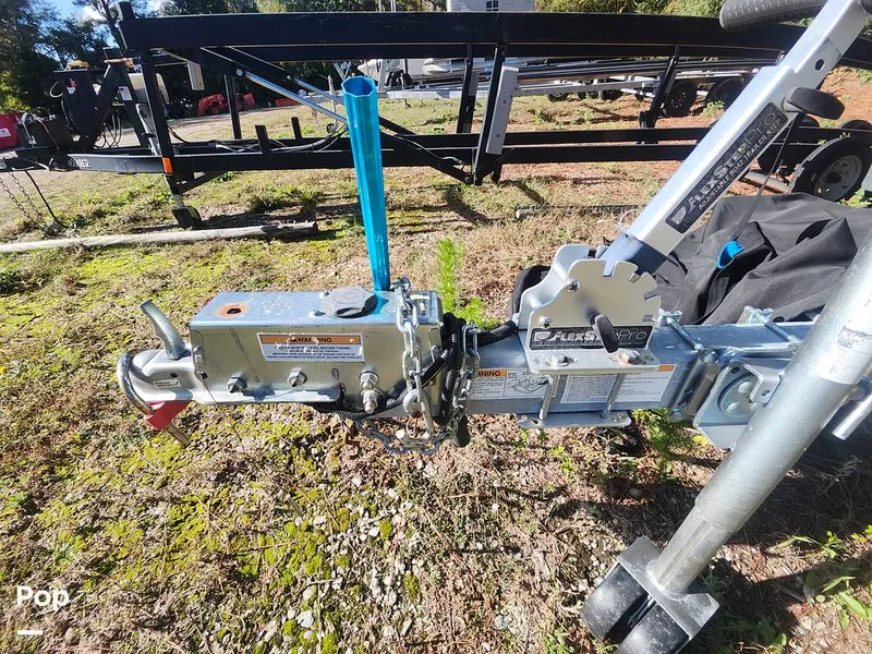 Slide: The Image of Sea Hunt Ultra 229 2021 - 16008172