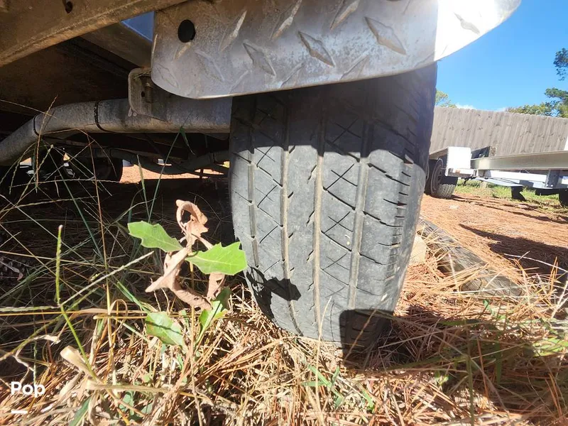 Slide: The Image of Sea Hunt Ultra 229 2021 - 16008176