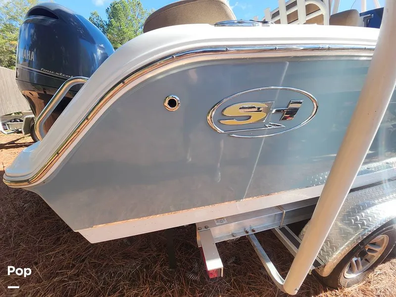 Slide: The Image of Sea Hunt Ultra 229 2021 - 16008075