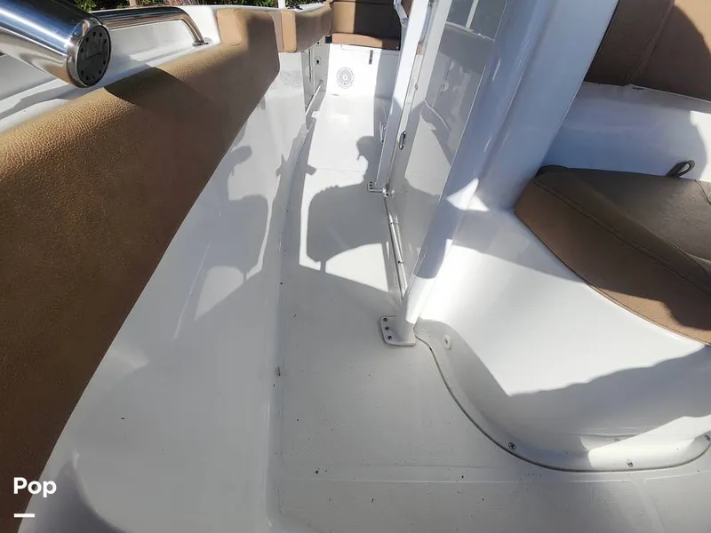 Slide: The Image of Sea Hunt Ultra 229 2021 - 16008091