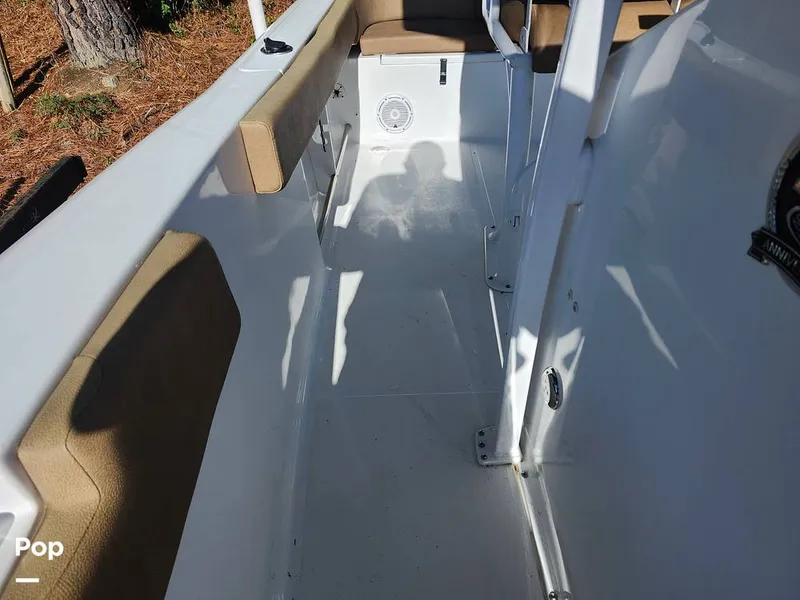 Slide: The Image of Sea Hunt Ultra 229 2021 - 16008102