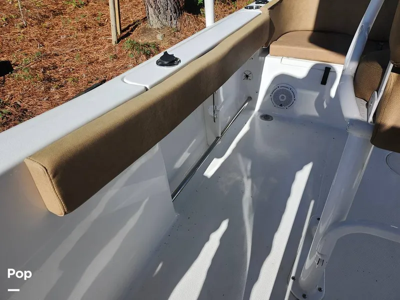 Slide: The Image of Sea Hunt Ultra 229 2021 - 16008103