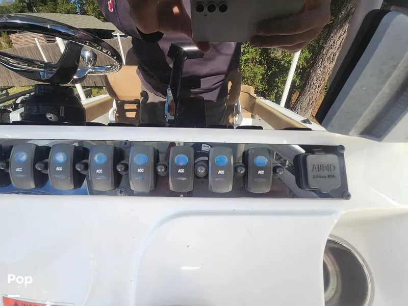 Slide: The Image of Sea Hunt Ultra 229 2021 - 16008120