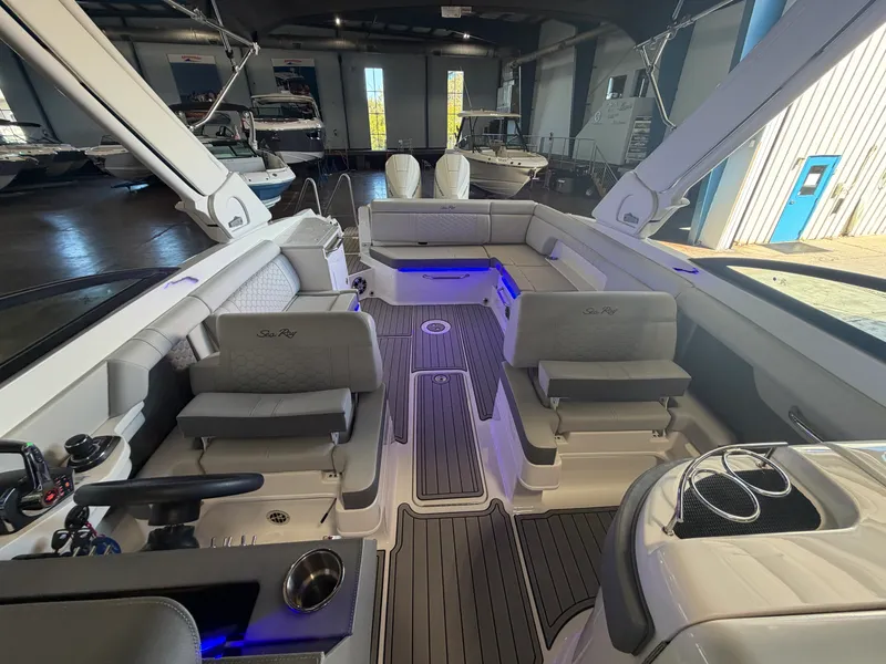 Slide: The Image of Sea Ray 290 SD-OB 2024 - 10