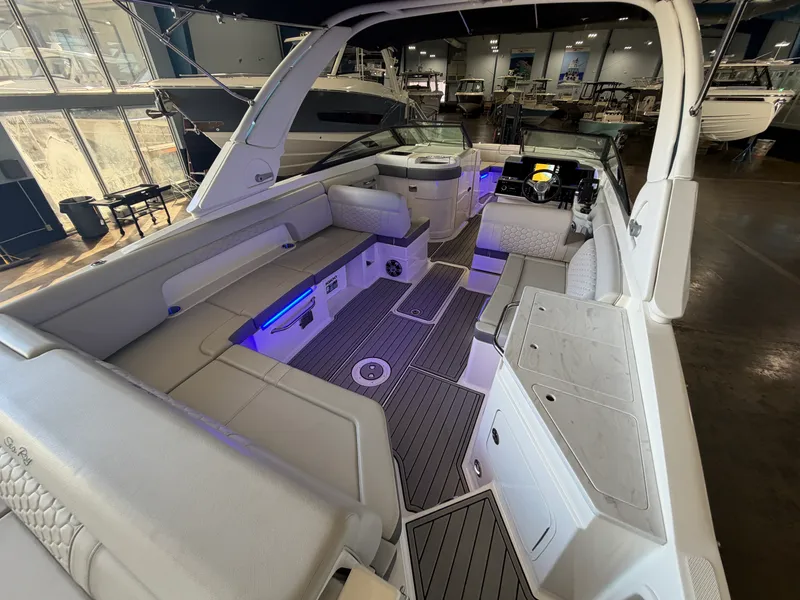 Slide: The Image of Sea Ray 290 SD-OB 2024 - 15