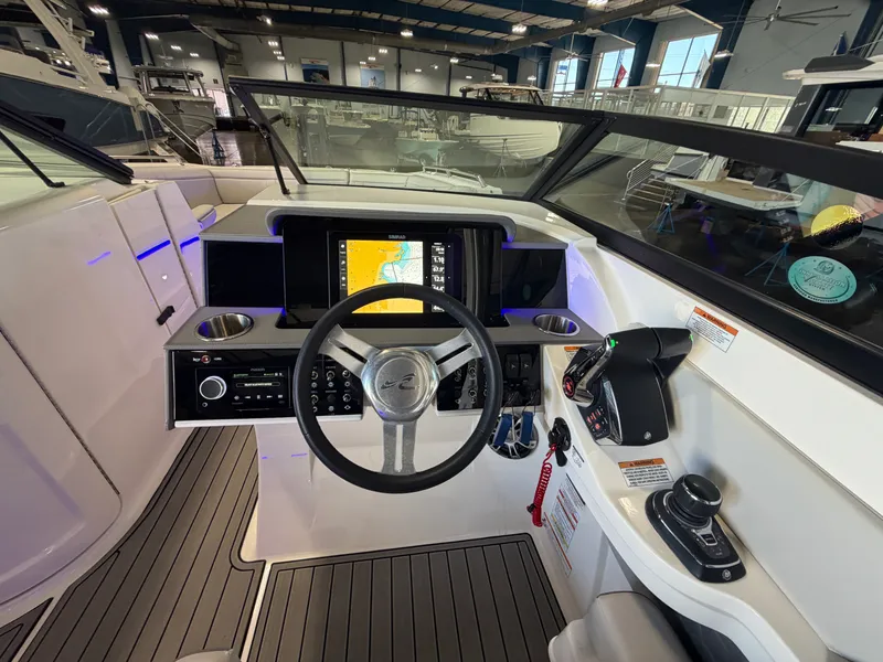 Slide: The Image of Sea Ray 290 SD-OB 2024 - 19