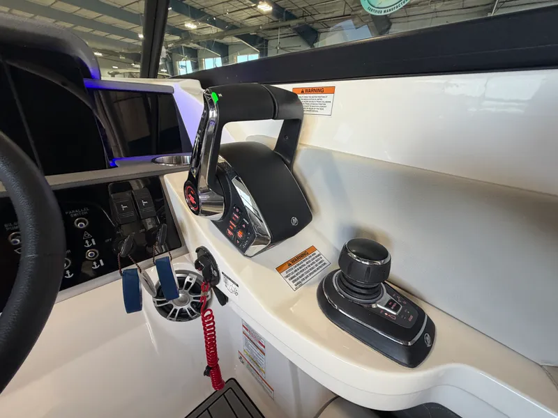 Slide: The Image of Sea Ray 290 SD-OB 2024 - 20