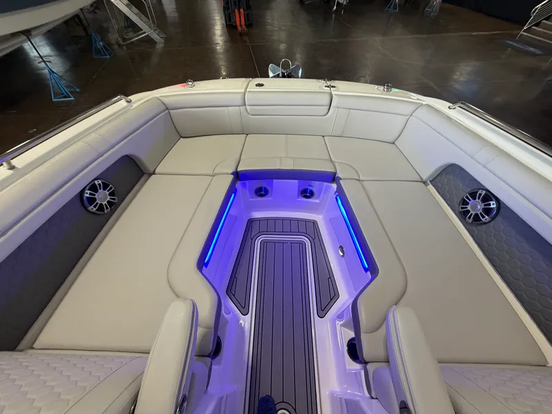 Slide: The Image of Sea Ray 290 SD-OB 2024 - 24