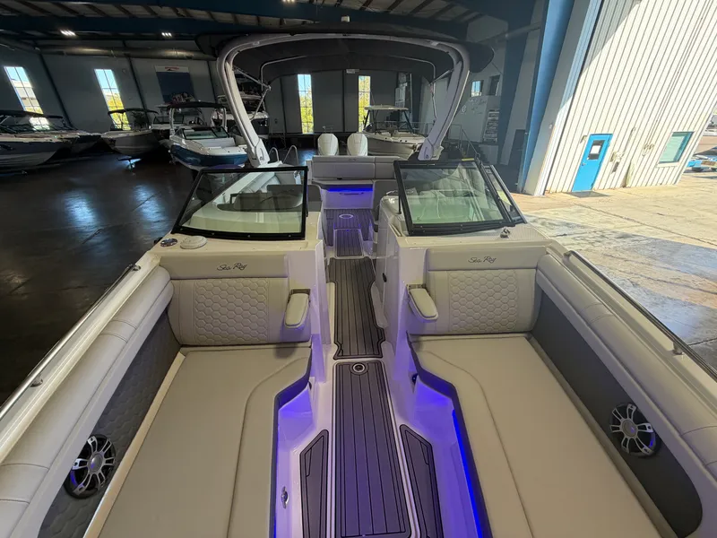 Slide: The Image of Sea Ray 290 SD-OB 2024 - 25