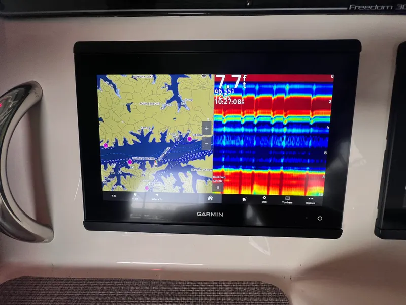 Slide: The Image of Grady-White 307 FREEDOM 2025 - 20