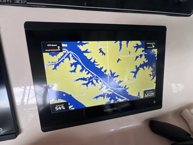 Slide: The Image of Grady-White 307 FREEDOM 2025 - 21