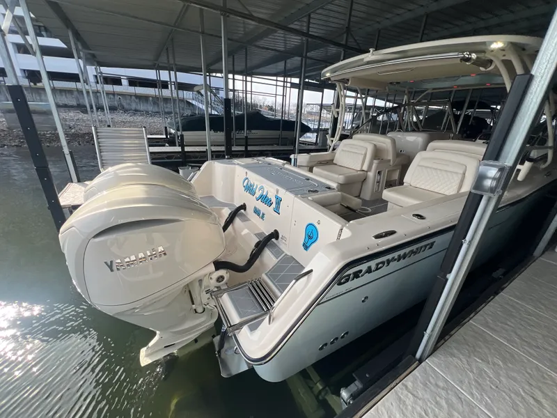 Slide: The Image of Grady-White 307 FREEDOM 2025 - 31