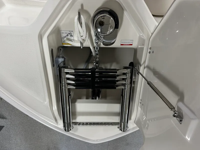 Slide: The Image of Boston Whaler 280 Dauntless 2026 - 100