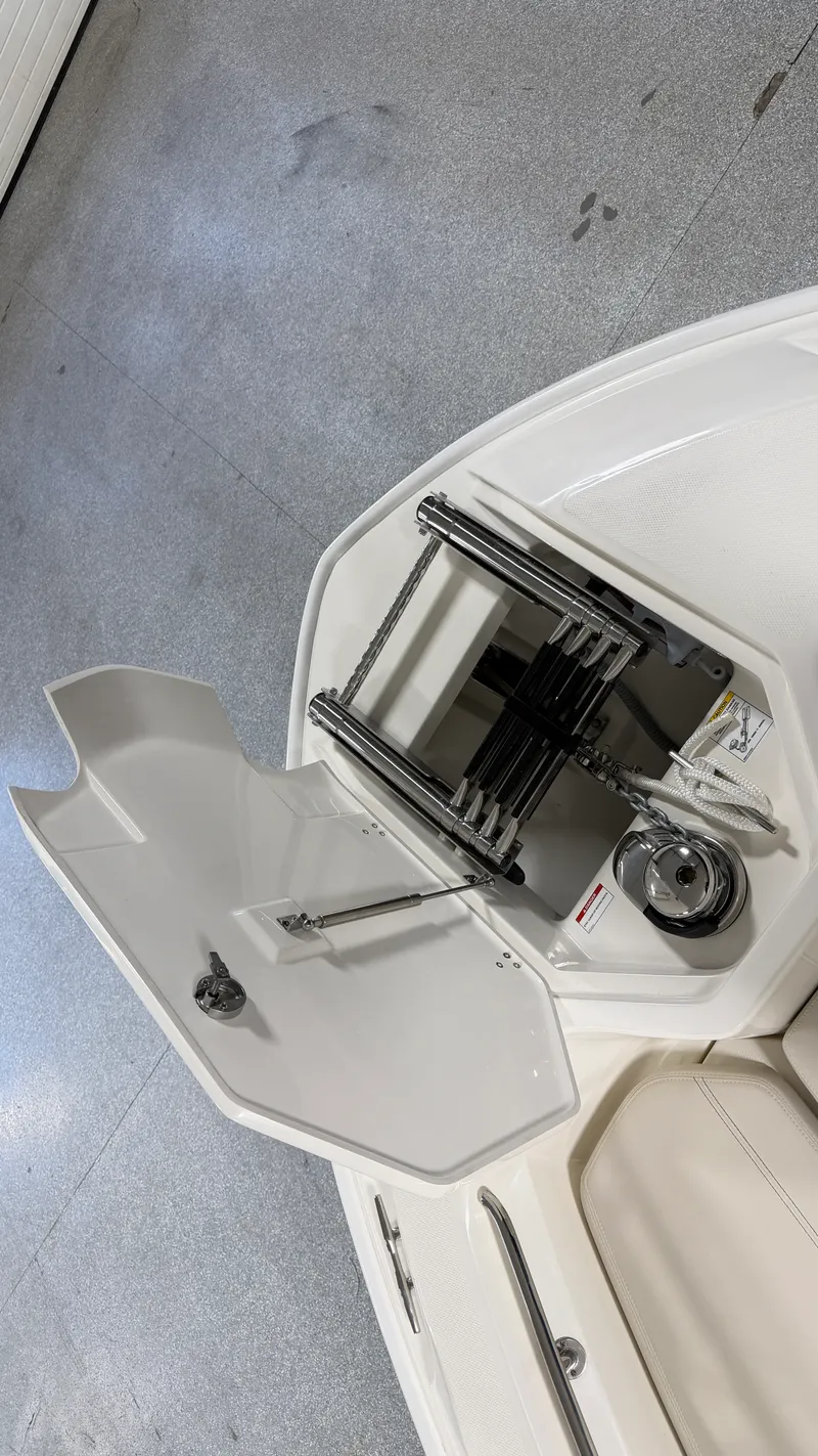 Slide: The Image of Boston Whaler 280 Dauntless 2026 - 101