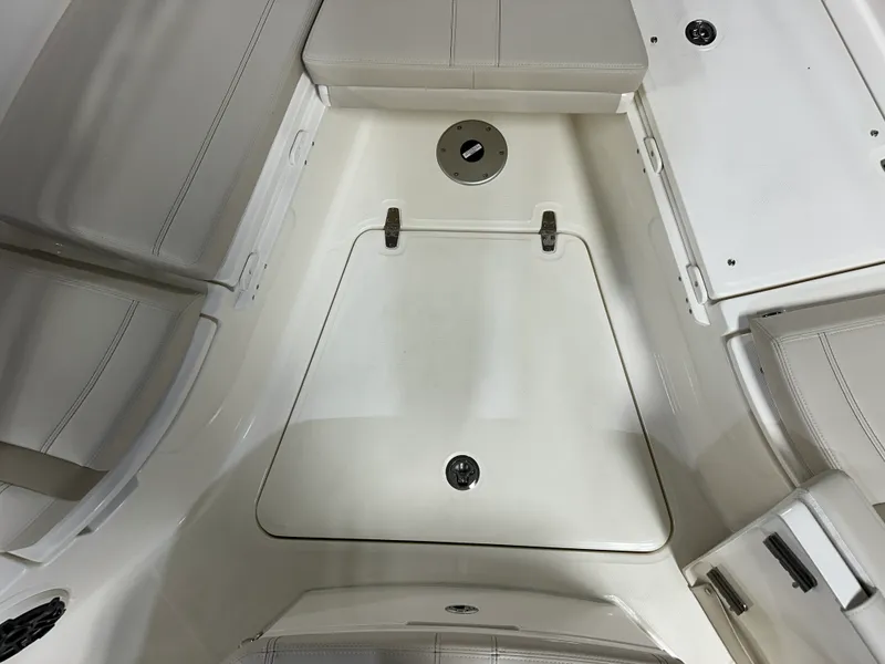 Slide: The Image of Boston Whaler 280 Dauntless 2026 - 104