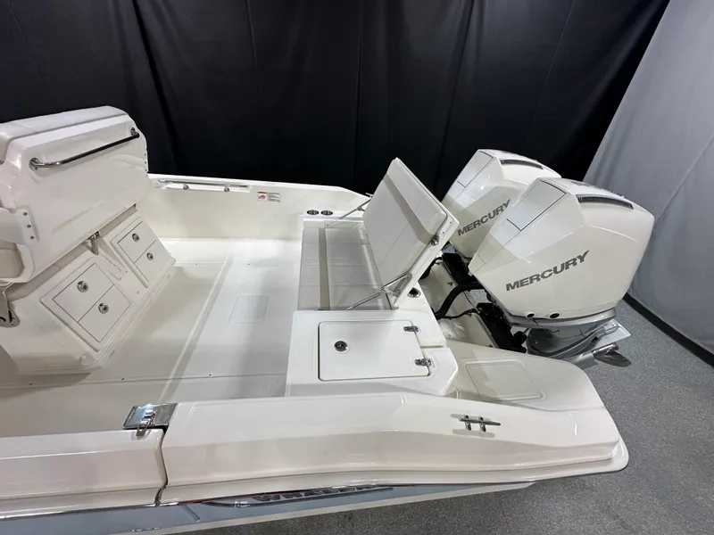 Slide: The Image of Boston Whaler 280 Dauntless 2026 - 15
