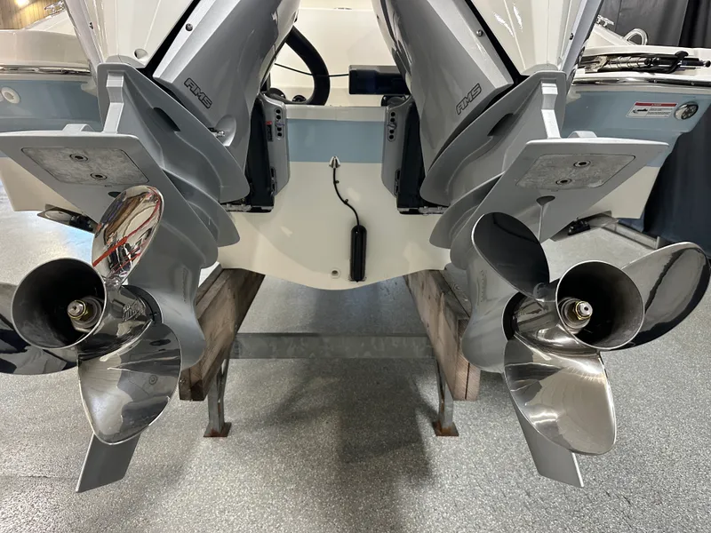 Slide: The Image of Boston Whaler 280 Dauntless 2026 - 24