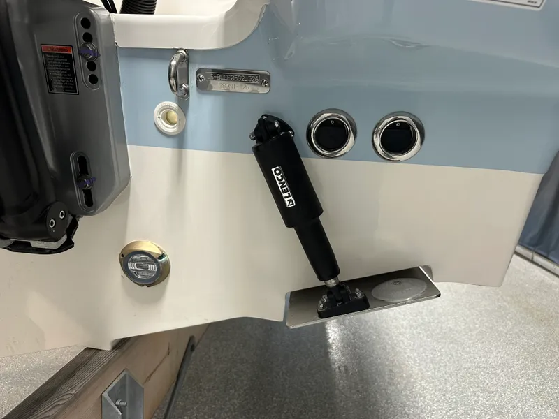 Slide: The Image of Boston Whaler 280 Dauntless 2026 - 25