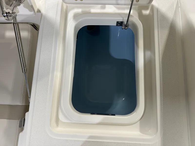 Slide: The Image of Boston Whaler 280 Dauntless 2026 - 30