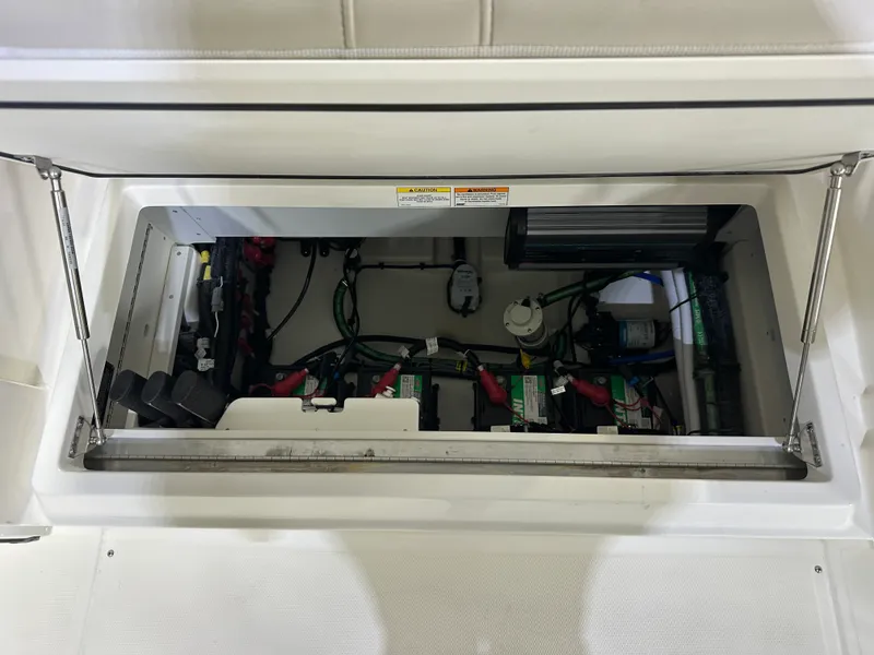 Slide: The Image of Boston Whaler 280 Dauntless 2026 - 36