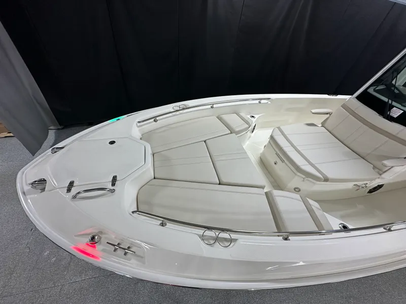 Slide: The Image of Boston Whaler 280 Dauntless 2026 - 4