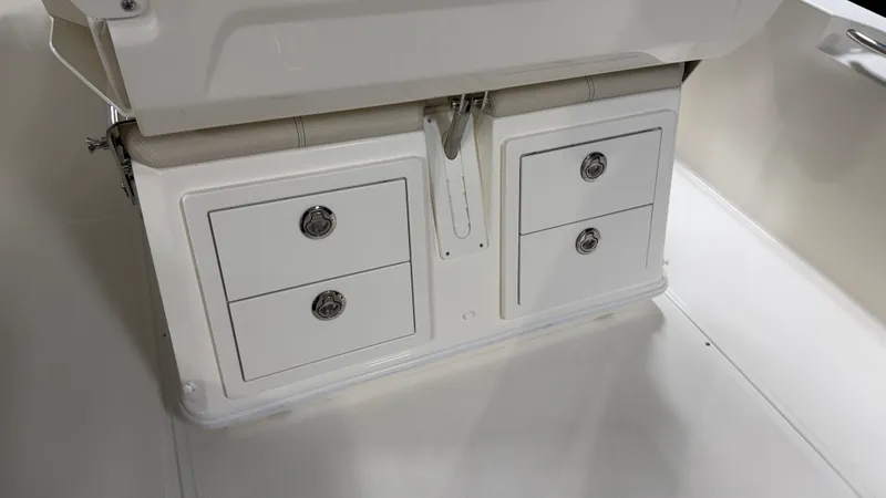 Slide: The Image of Boston Whaler 280 Dauntless 2026 - 41