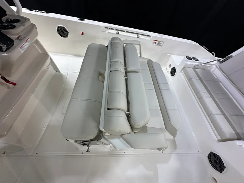 Slide: The Image of Boston Whaler 280 Dauntless 2026 - 45