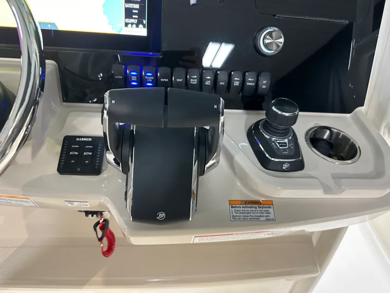 Slide: The Image of Boston Whaler 280 Dauntless 2026 - 53