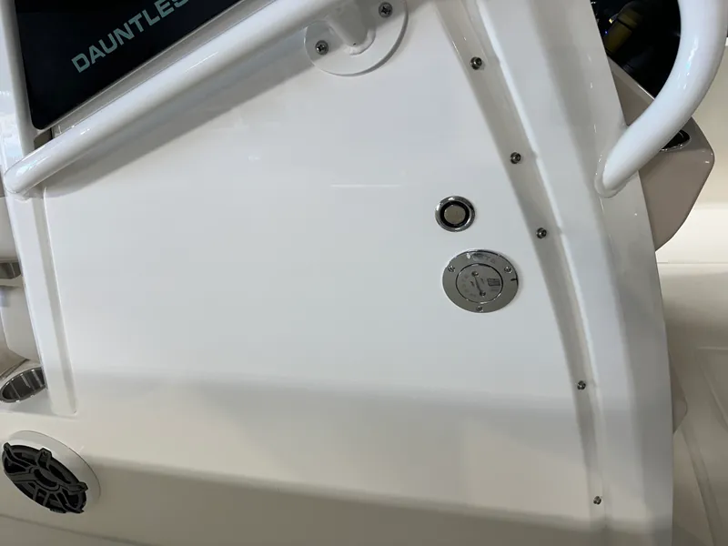 Slide: The Image of Boston Whaler 280 Dauntless 2026 - 68