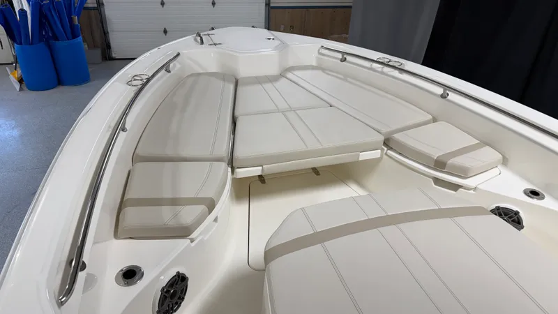 Slide: The Image of Boston Whaler 280 Dauntless 2026 - 80