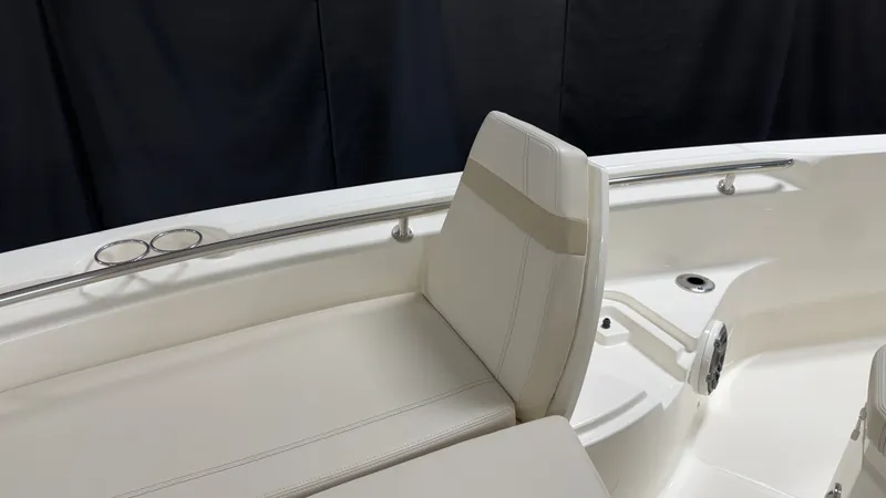 Slide: The Image of Boston Whaler 280 Dauntless 2026 - 93