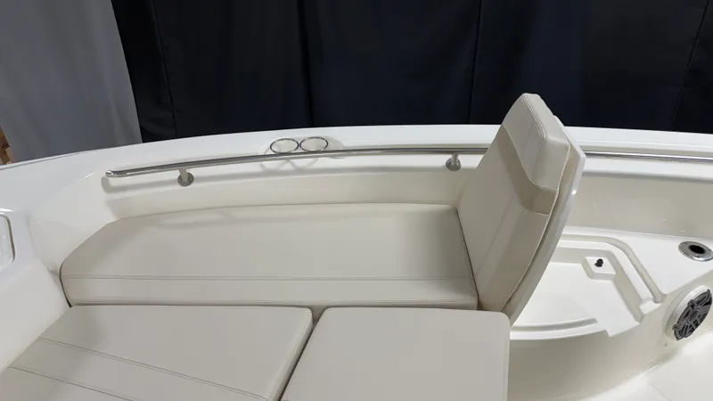 Slide: The Image of Boston Whaler 280 Dauntless 2026 - 94