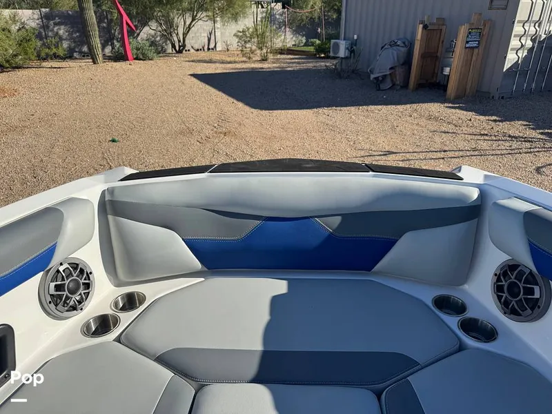 Slide: The Image of Axis A24 2021 - 15977358