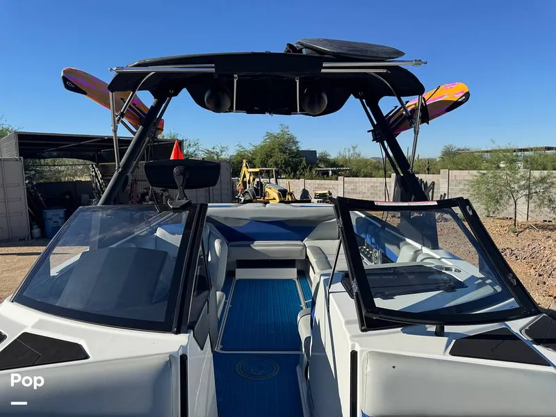 Slide: The Image of Axis A24 2021 - 15977365