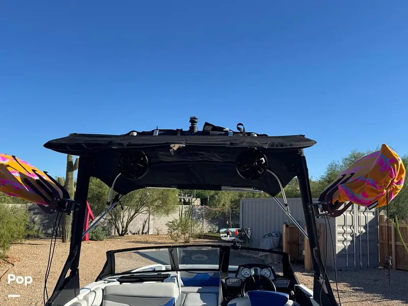 Slide: The Image of Axis A24 2021 - 15977350