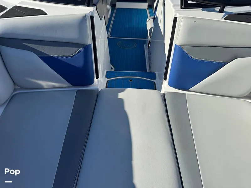 Slide: The Image of Axis A24 2021 - 15977366