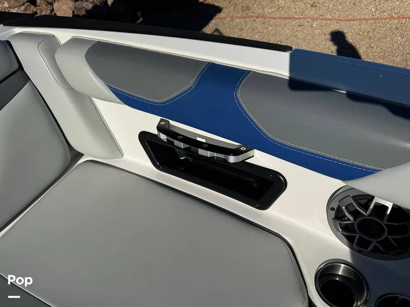 Slide: The Image of Axis A24 2021 - 15977367