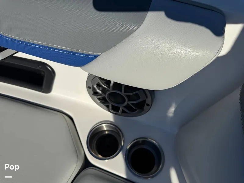 Slide: The Image of Axis A24 2021 - 15977370