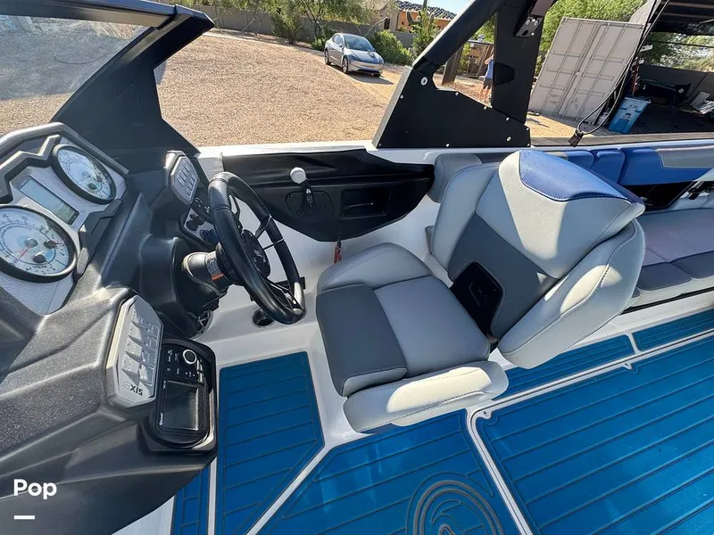 Slide: The Image of Axis A24 2021 - 15977374