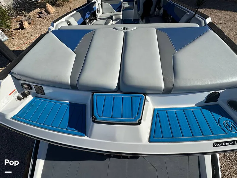 Slide: The Image of Axis A24 2021 - 15977348