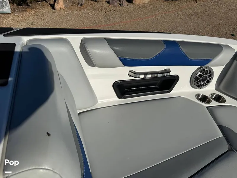 Slide: The Image of Axis A24 2021 - 15977357