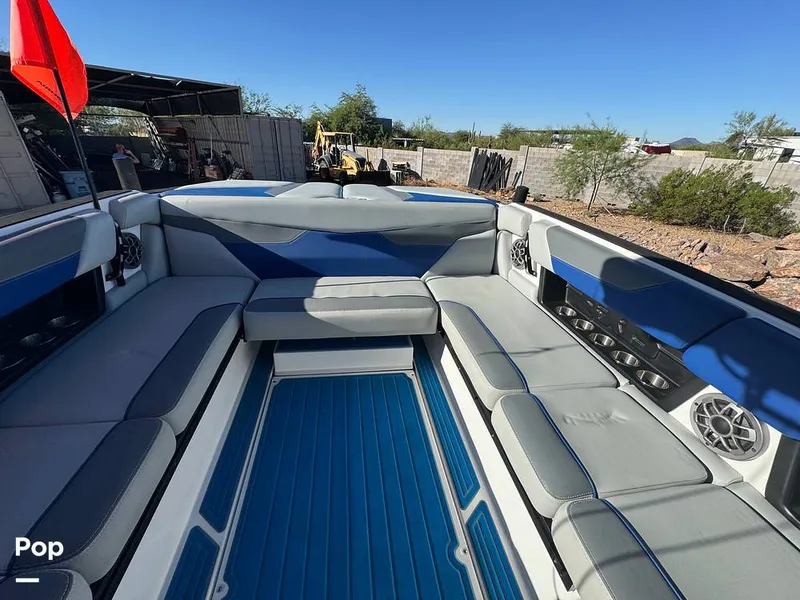 Slide: The Image of Axis A24 2021 - 15977377