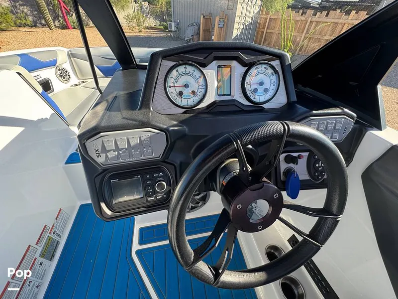 Slide: The Image of Axis A24 2021 - 15977379